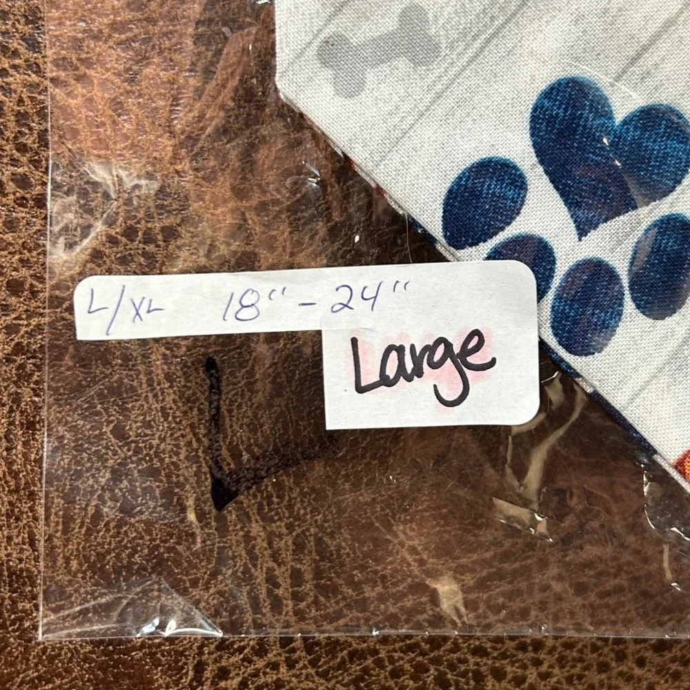 NIB Patriotic Americana Paw Dog Bone‎ Print Bandana For Large or XL Dog.